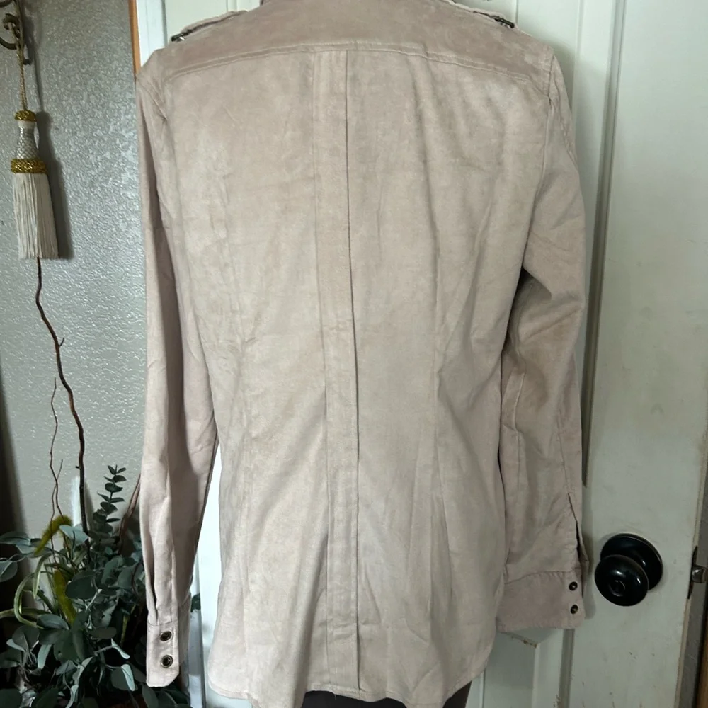 Shirt - Picture 2 of 10